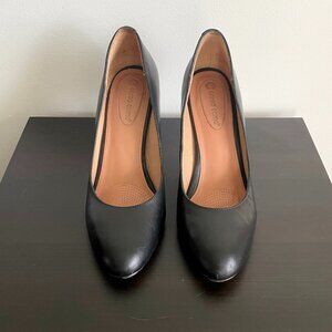 Linden Black Leather Pumps